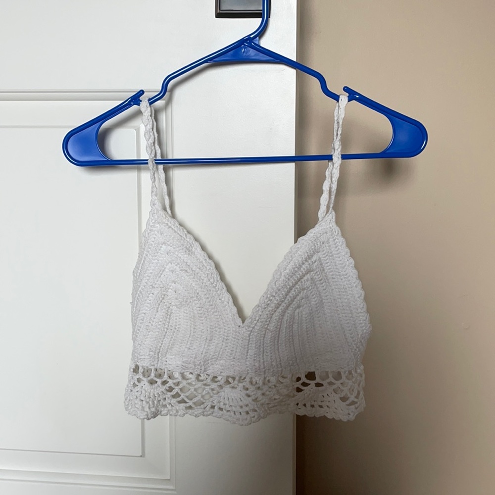 White knitted crop top size small